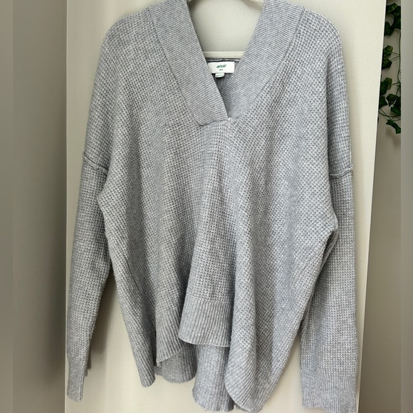 Arie knit sweater size M - Picture 1 of 2